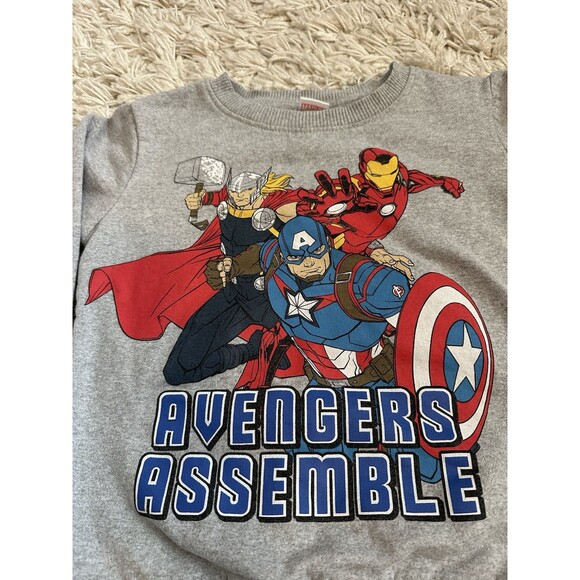 Marvel Boys Size 7 “Avengers Assemble” Gray Sweatshirt - Thor Ironman Captain Am - Picture 2 of 4